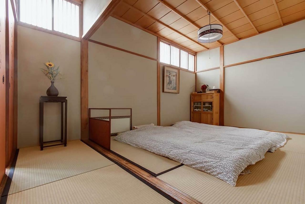 Bar併設の仕掛け満載忍者ハウス!Wi-Fi!天王寺電車で15分!帝塚山四丁目駅3メートル! Hotel Osaka Buitenkant foto